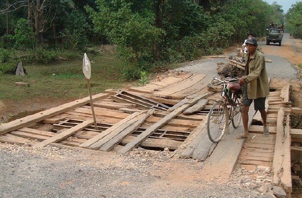 A well-used bridge, all right!   [Between Siem Reap and Banteay Srei] 