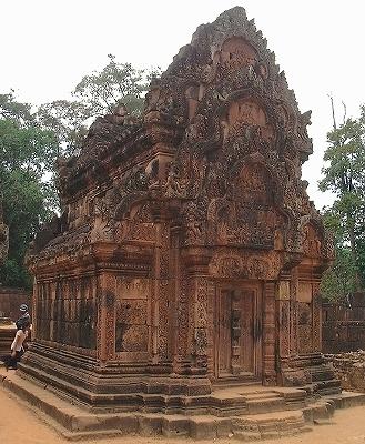 The golden sandstone of Banteay Srei, which takes on a nice glow in the late afternoon.